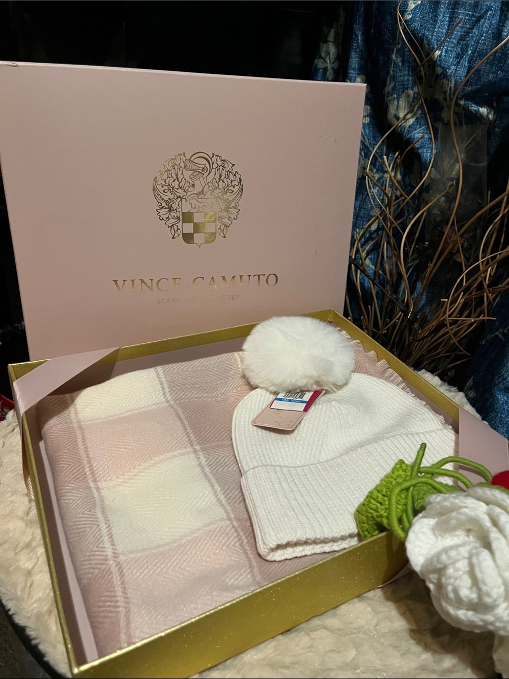 nwt Vince Camuto Plaid Scarf with Beanie